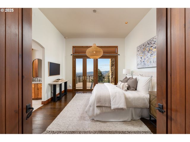 16225 Ne WILKERSON Way, Newberg, OR 97132