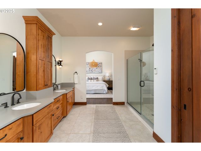 16225 Ne WILKERSON Way, Newberg, OR 97132