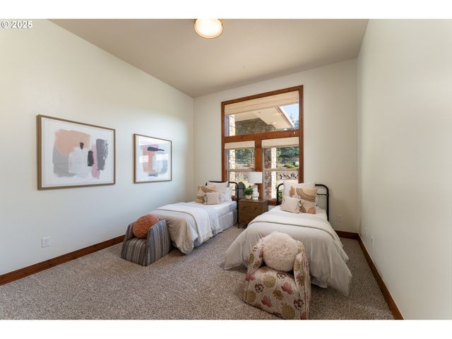 16225 Ne WILKERSON Way, Newberg, OR 97132