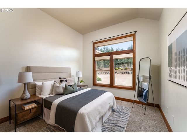 16225 Ne WILKERSON Way, Newberg, OR 97132