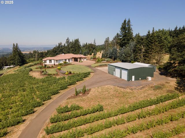 16225 Ne WILKERSON Way, Newberg, OR 97132