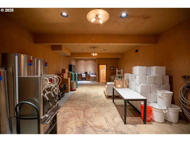 16225 Ne WILKERSON Way, Newberg, OR 97132