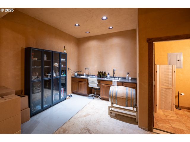 16225 Ne WILKERSON Way, Newberg, OR 97132