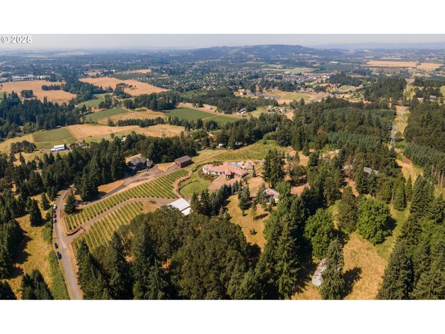 16225 Ne WILKERSON Way, Newberg, OR 97132
