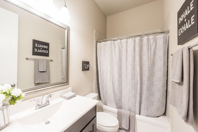 2142 Ironwood Pass Drive, Missouri City, TX 77459
