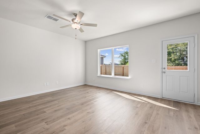 8441 White Wolf Drive, Ponder, TX 76259