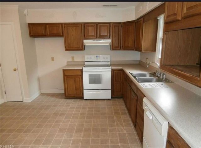 3796 Vandalia Drive, Winston-salem, NC 27104