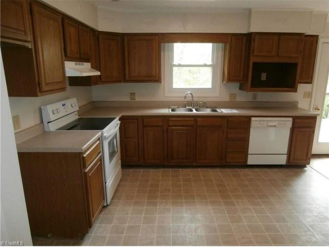 3796 Vandalia Drive, Winston-salem, NC 27104
