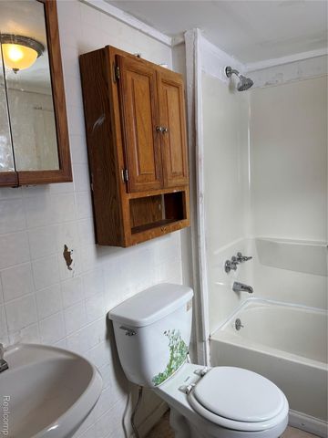 1205 STOCKER Avenue, Flint, MI 48503