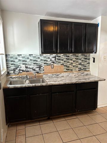 1205 STOCKER Avenue, Flint, MI 48503