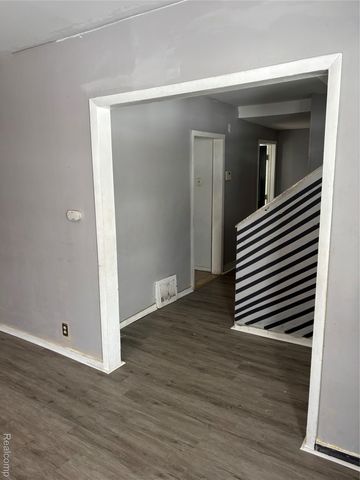 1205 STOCKER Avenue, Flint, MI 48503