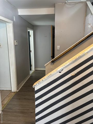 1205 STOCKER Avenue, Flint, MI 48503