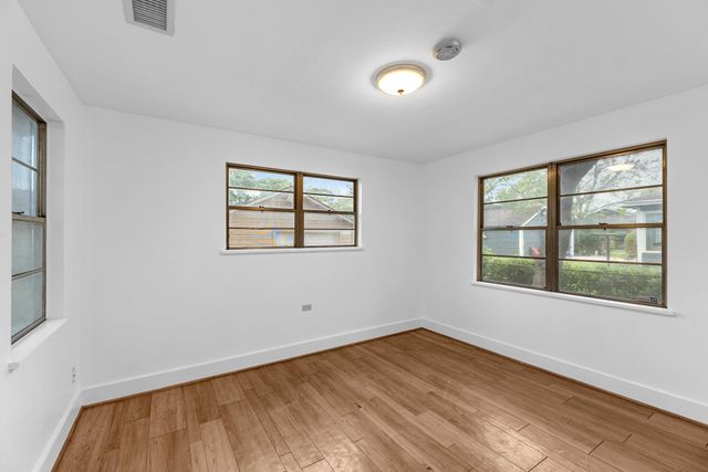512 Gale Street, Houston, TX 77009