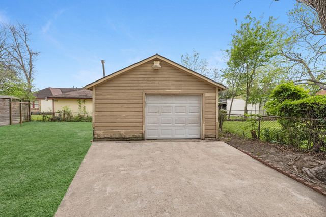 512 Gale Street, Houston, TX 77009