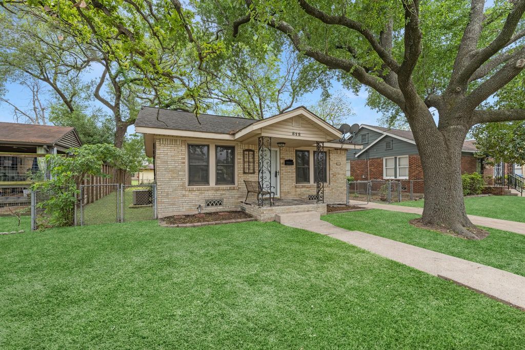 512 Gale Street, Houston, TX 77009