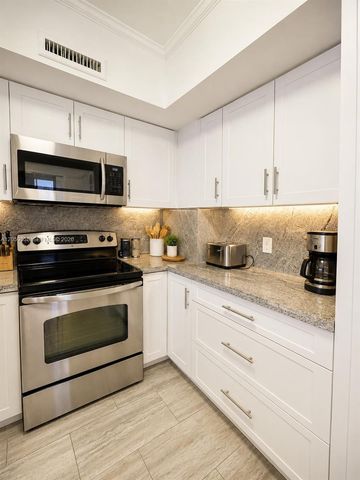 3505 S Ocean Dr 401, Hollywood, FL 33019