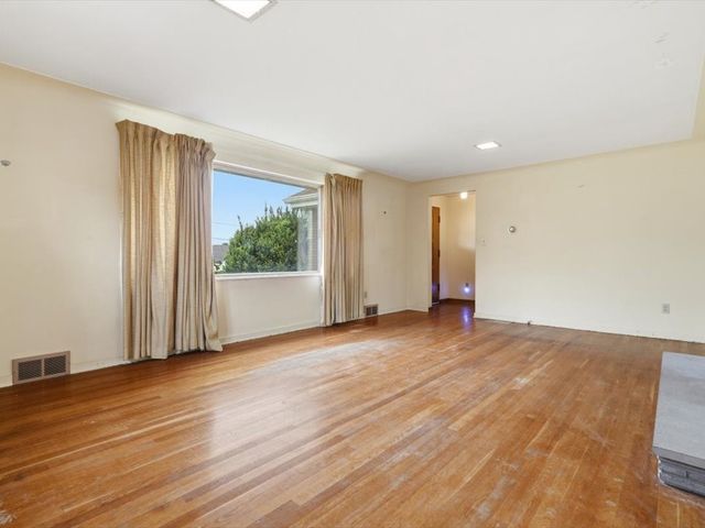 600 Mary St, Monongahela, PA 15063