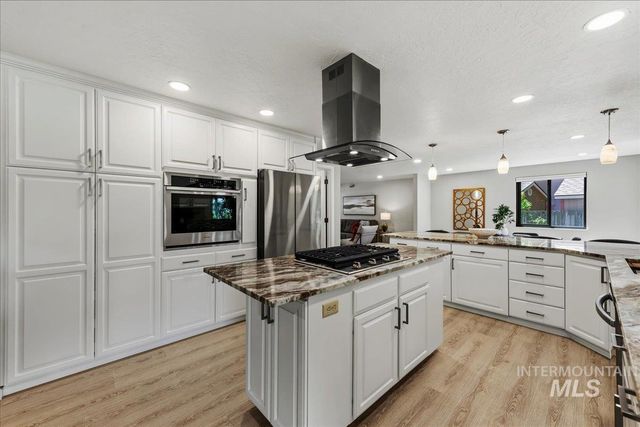 599 N Pebble Beach Way, Eagle, ID 83616
