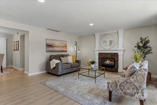 599 N Pebble Beach Way, Eagle, ID 83616