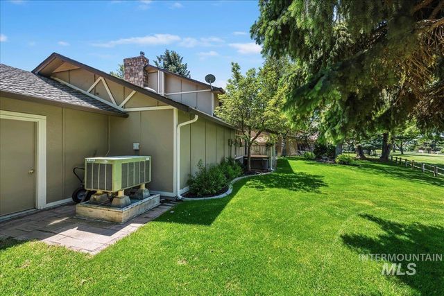599 N Pebble Beach Way, Eagle, ID 83616