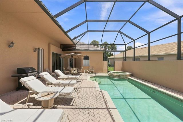 6116 Highwood Park LN, Naples, FL 34110