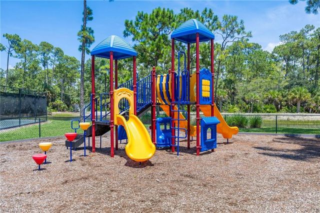 6116 Highwood Park LN, Naples, FL 34110