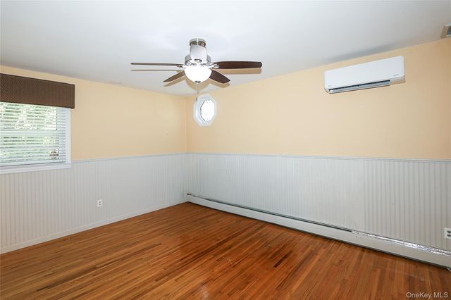 395 Ridgefield Road, Hauppauge, NY 11788