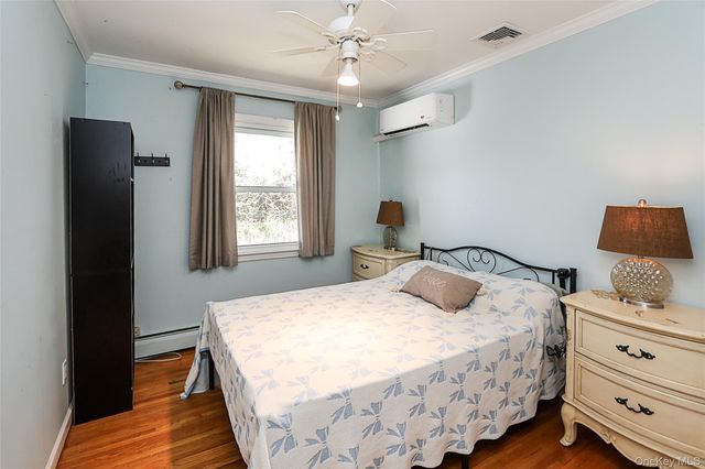 395 Ridgefield Road, Hauppauge, NY 11788