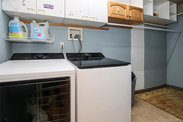 395 Ridgefield Road, Hauppauge, NY 11788