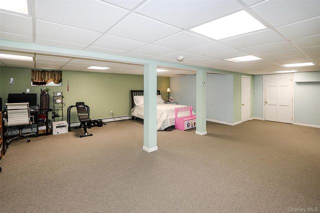 395 Ridgefield Road, Hauppauge, NY 11788