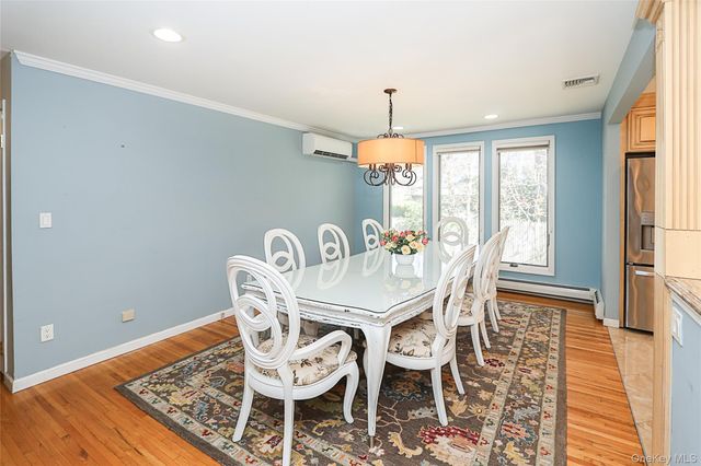 395 Ridgefield Road, Hauppauge, NY 11788