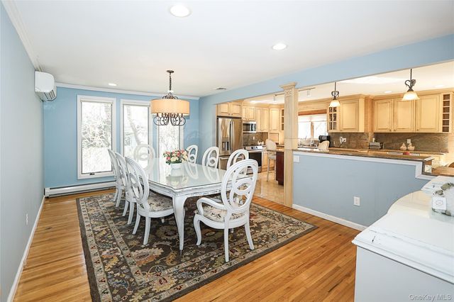 395 Ridgefield Road, Hauppauge, NY 11788