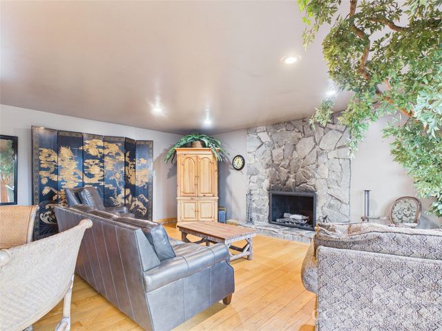 7904 Pinnacle Wind Lane, Lenoir, NC 28645
