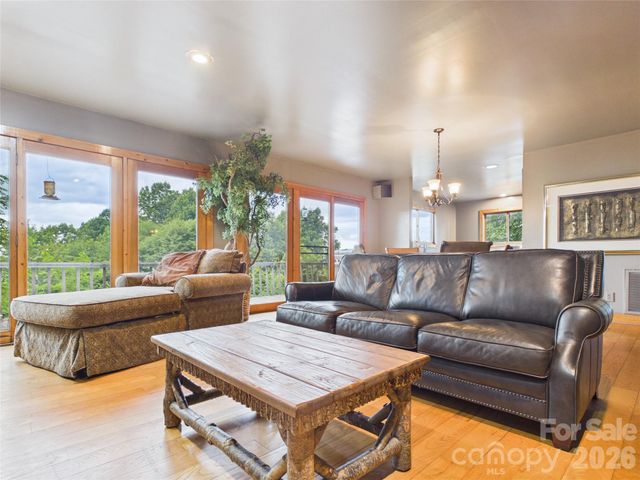 7904 Pinnacle Wind Lane, Lenoir, NC 28645