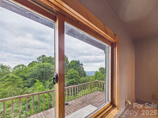 7904 Pinnacle Wind Lane, Lenoir, NC 28645