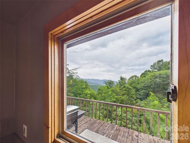 7904 Pinnacle Wind Lane, Lenoir, NC 28645