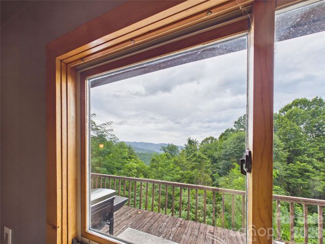 7904 Pinnacle Wind Lane, Lenoir, NC 28645