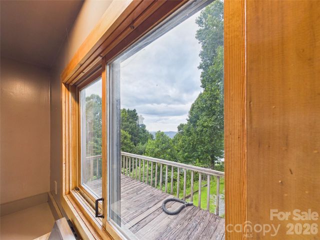 7904 Pinnacle Wind Lane, Lenoir, NC 28645