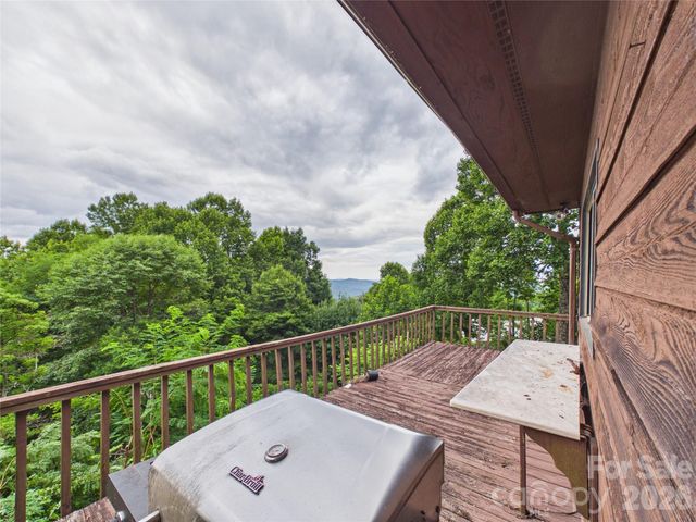 7904 Pinnacle Wind Lane, Lenoir, NC 28645