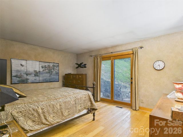 7904 Pinnacle Wind Lane, Lenoir, NC 28645