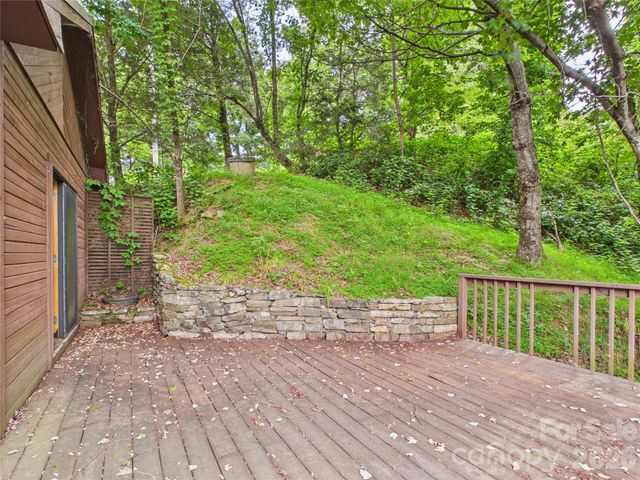 7904 Pinnacle Wind Lane, Lenoir, NC 28645