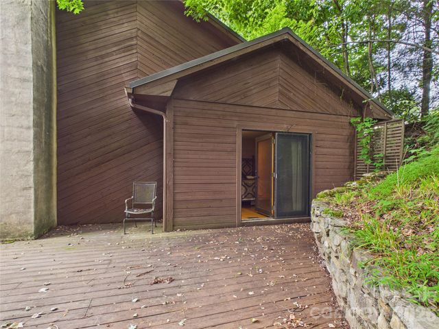 7904 Pinnacle Wind Lane, Lenoir, NC 28645