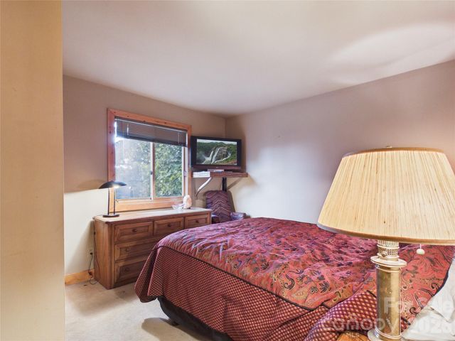 7904 Pinnacle Wind Lane, Lenoir, NC 28645