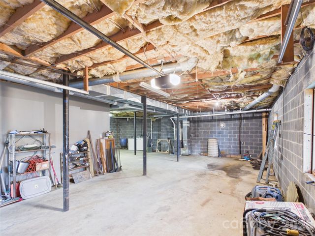 7904 Pinnacle Wind Lane, Lenoir, NC 28645