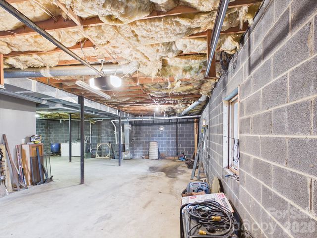 7904 Pinnacle Wind Lane, Lenoir, NC 28645