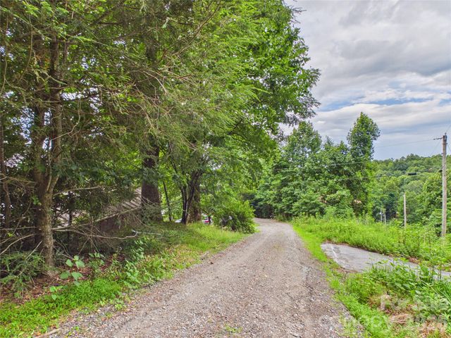 7904 Pinnacle Wind Lane, Lenoir, NC 28645