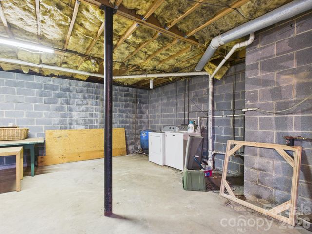 7904 Pinnacle Wind Lane, Lenoir, NC 28645