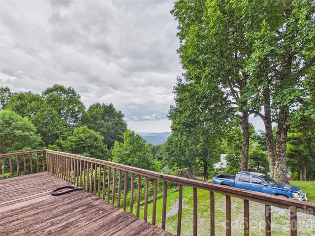 7904 Pinnacle Wind Lane, Lenoir, NC 28645