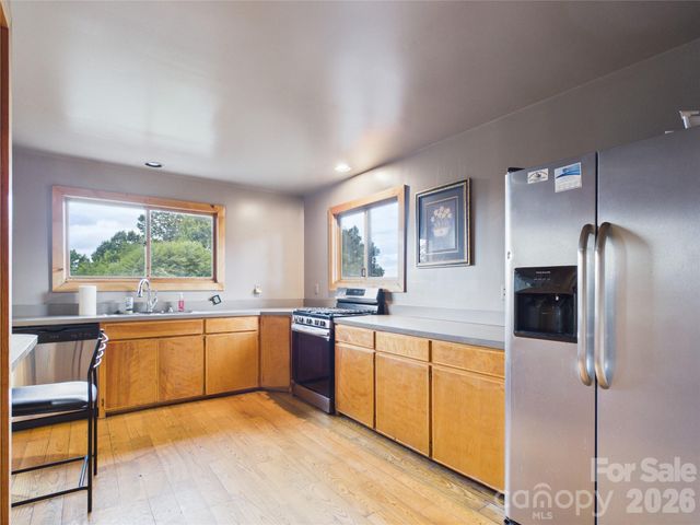 7904 Pinnacle Wind Lane, Lenoir, NC 28645