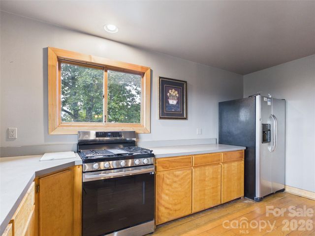 7904 Pinnacle Wind Lane, Lenoir, NC 28645